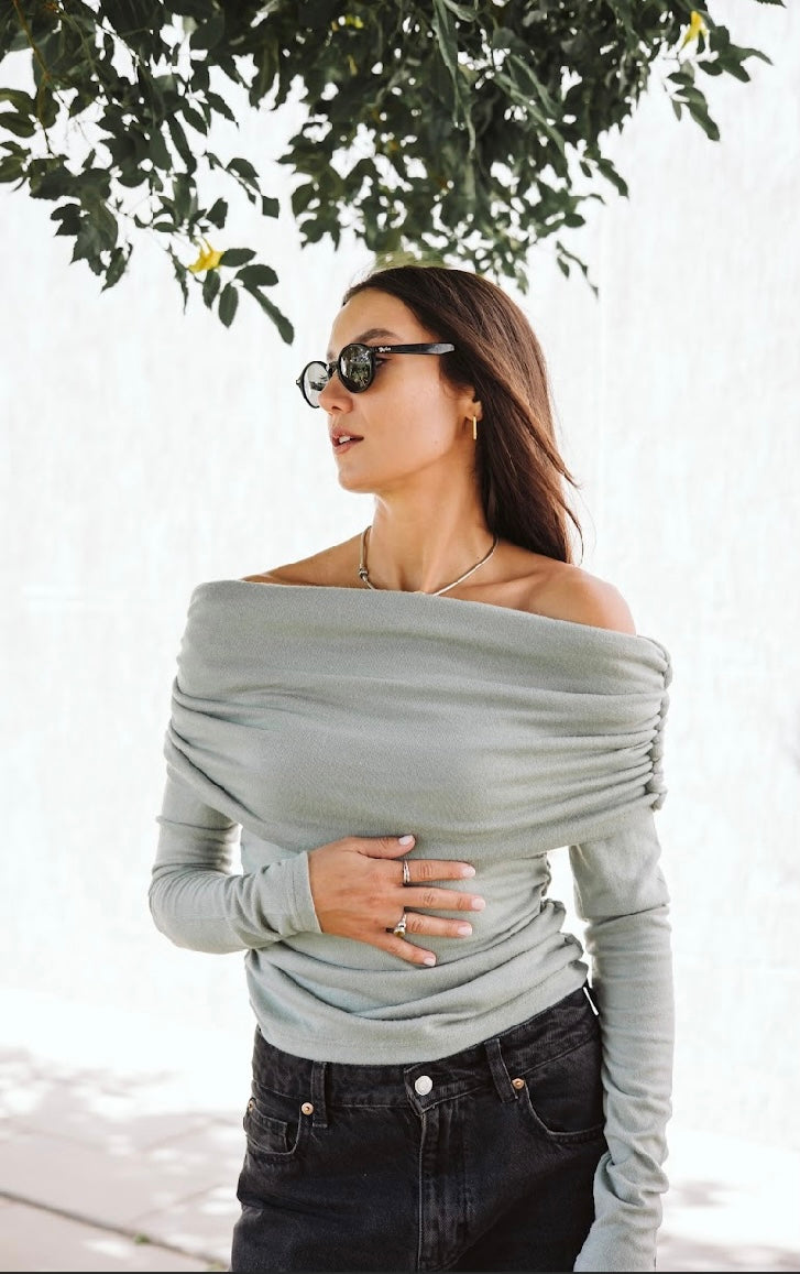 Wool off-shoulder Top in Mint