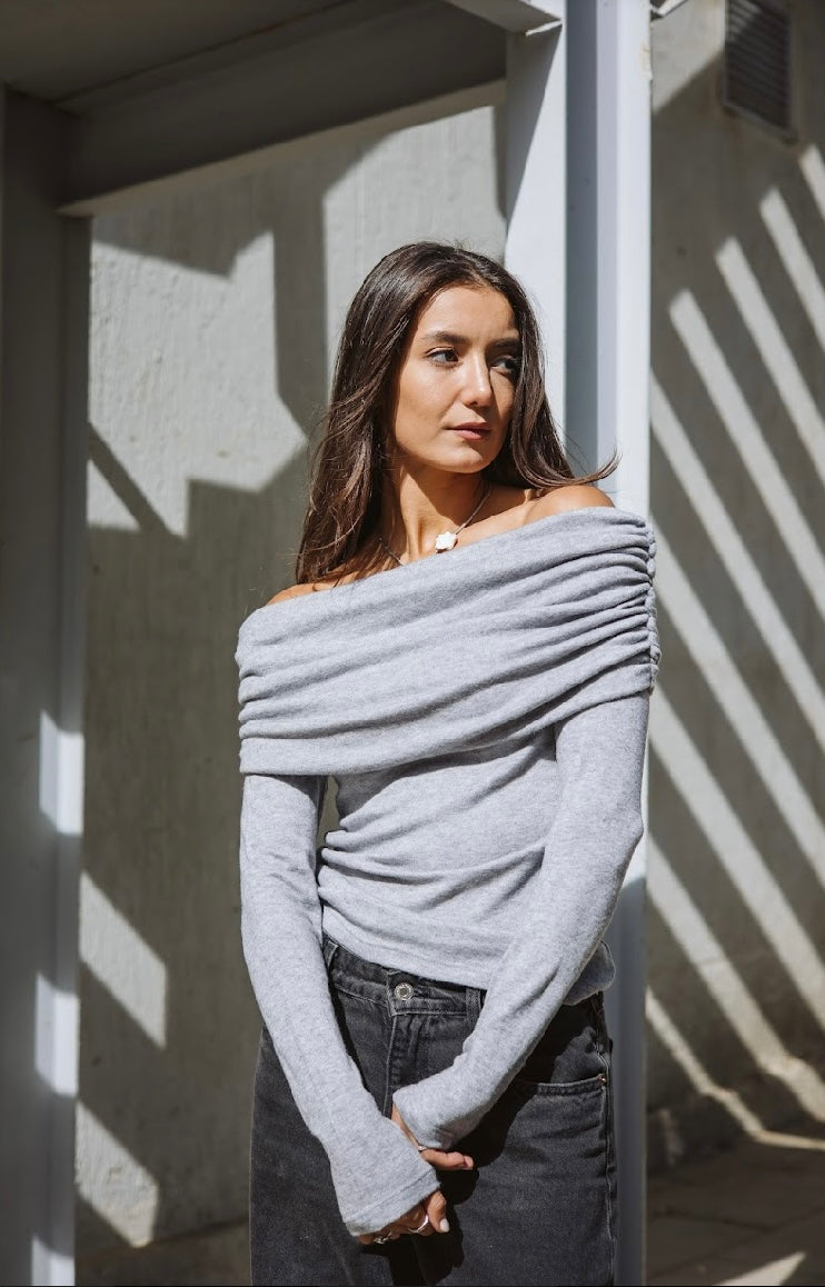 Wool off-shoulder Top in Grey