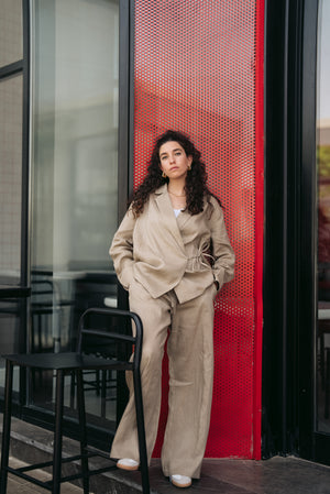 Full slit linen suit in Caffe