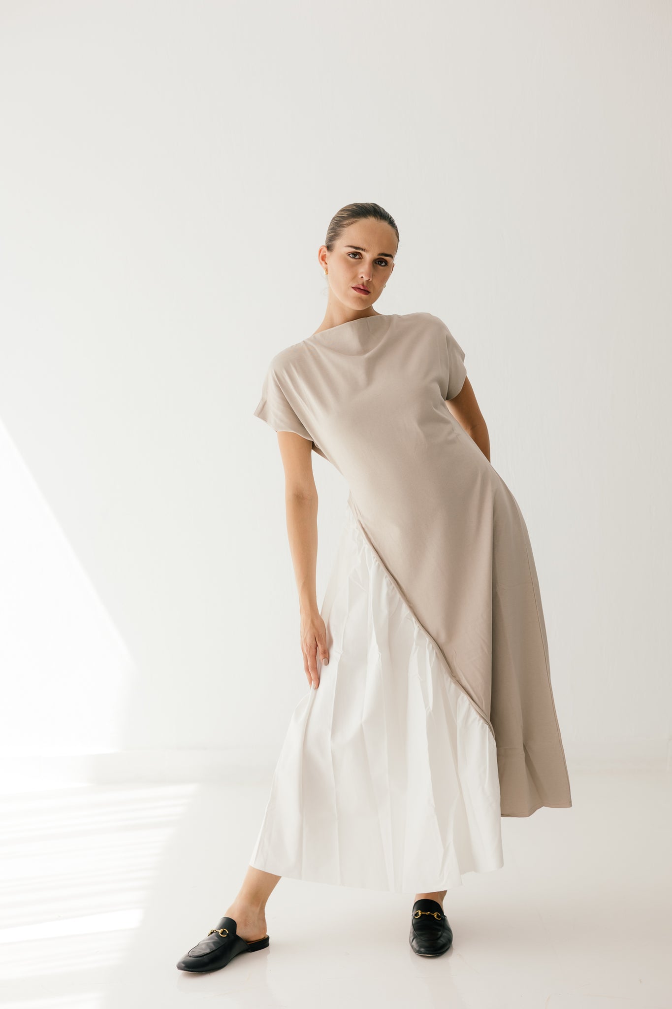 Half sleeves Melton x poplin dress in Biege