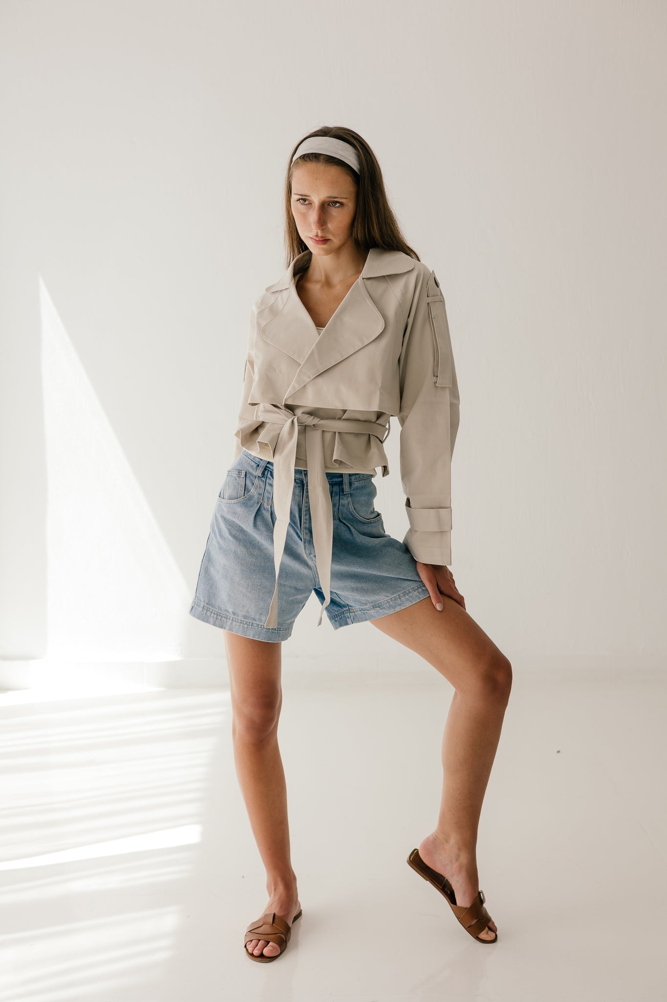 Cropped Trench Jacket in sand