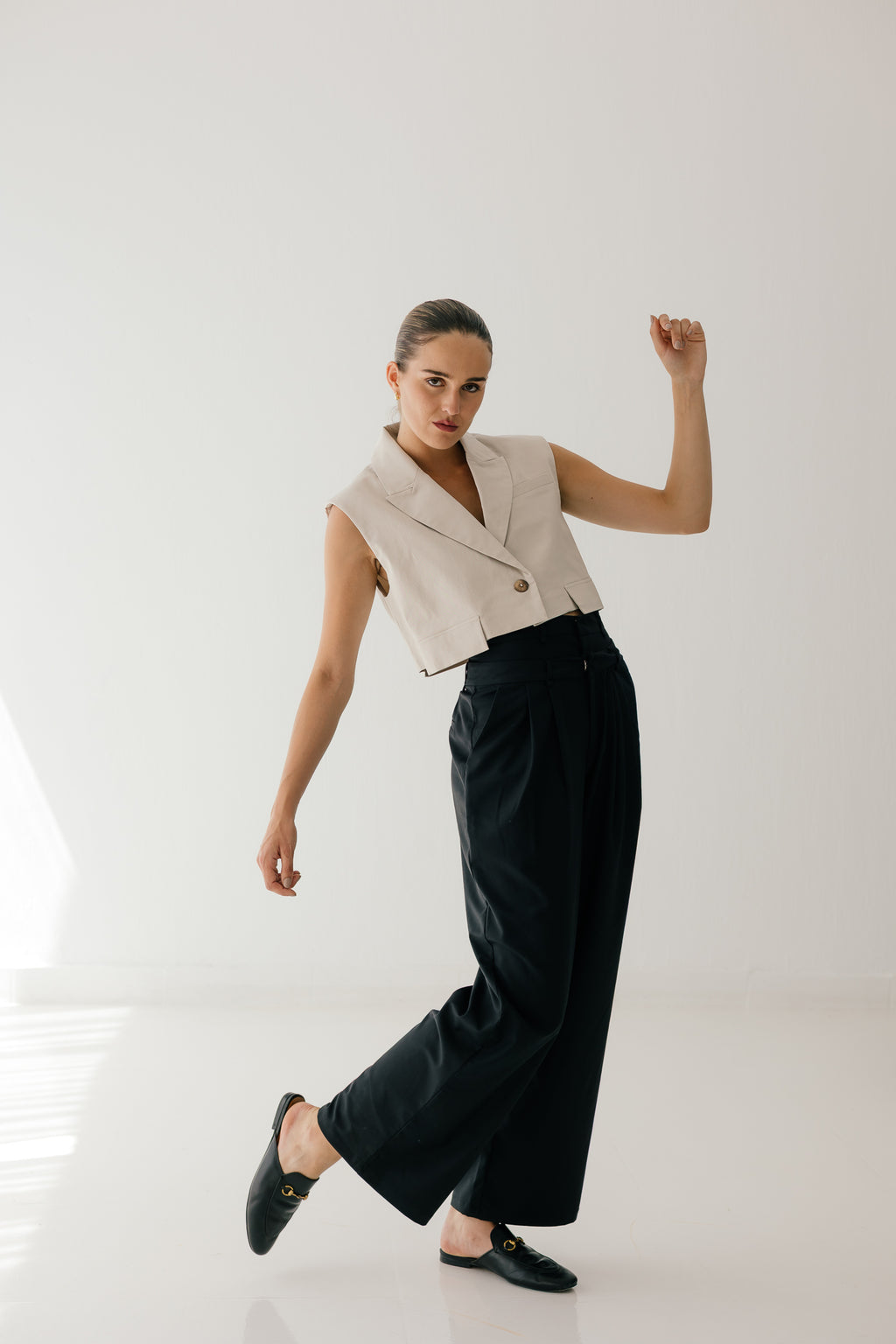 Cropped gabardine vest