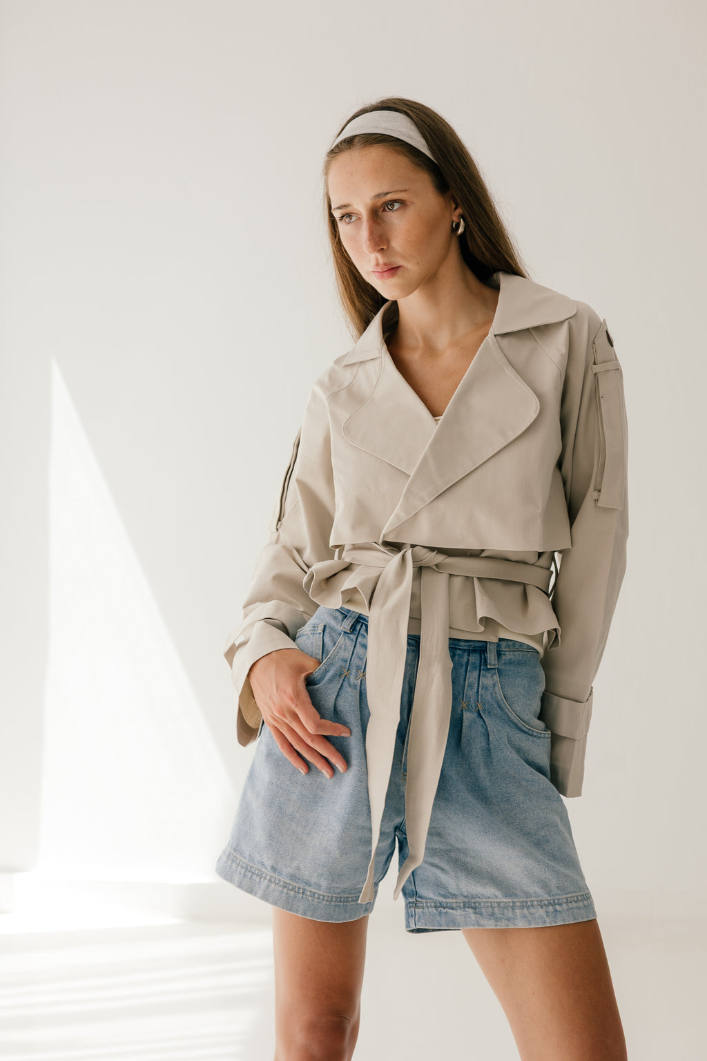 Cropped Trench Jacket in sand